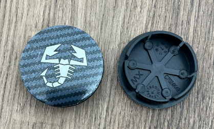 4x 50mm Nabendeckel für Fiat Abarth Carbon-Optik